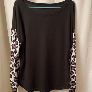Women’s long sleeve waffle knit, animal, print